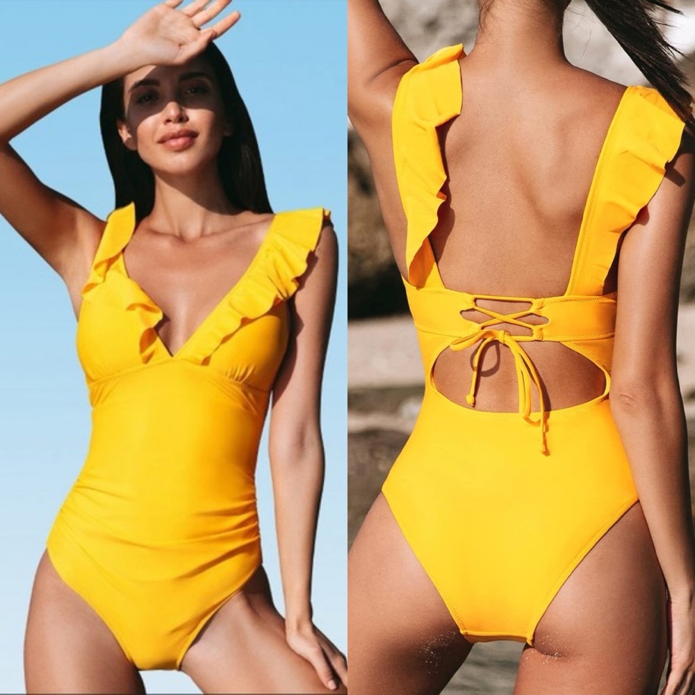 NWT Women's Ruffled Lace Up One Piece‎ Swimsuit SIZE MEDIUM
